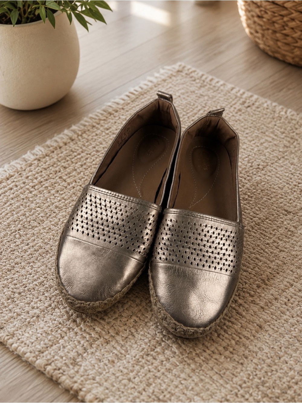 Clarks Reeney Helen Gold Leather Espadrille Ballet Flats Size 9